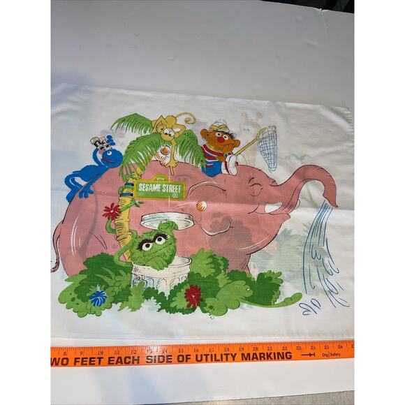 Vintage Sesame Street pillow case 30x20” Big Bird Ernie Grover Oscar Bed Elmo - Picture 1 of 11